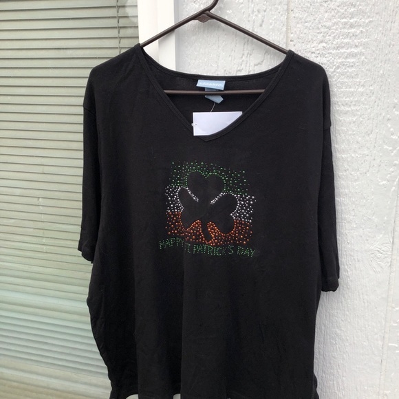 🆕 2X St Patrick’s Day ☘️☘️shirt Liz & Me☘️☘️ - Picture 2 of 5